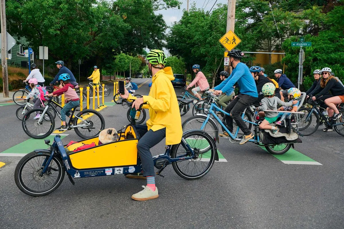 A screenshot of https://www.bloomberg.com/news/features/2023-08-04/the-climate-dads-have-arrived